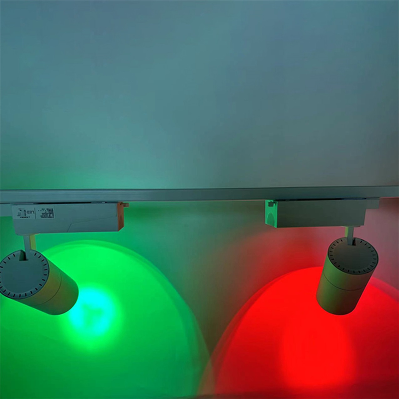 Track Light Trends: What’s Hot in Modern Lighting Design