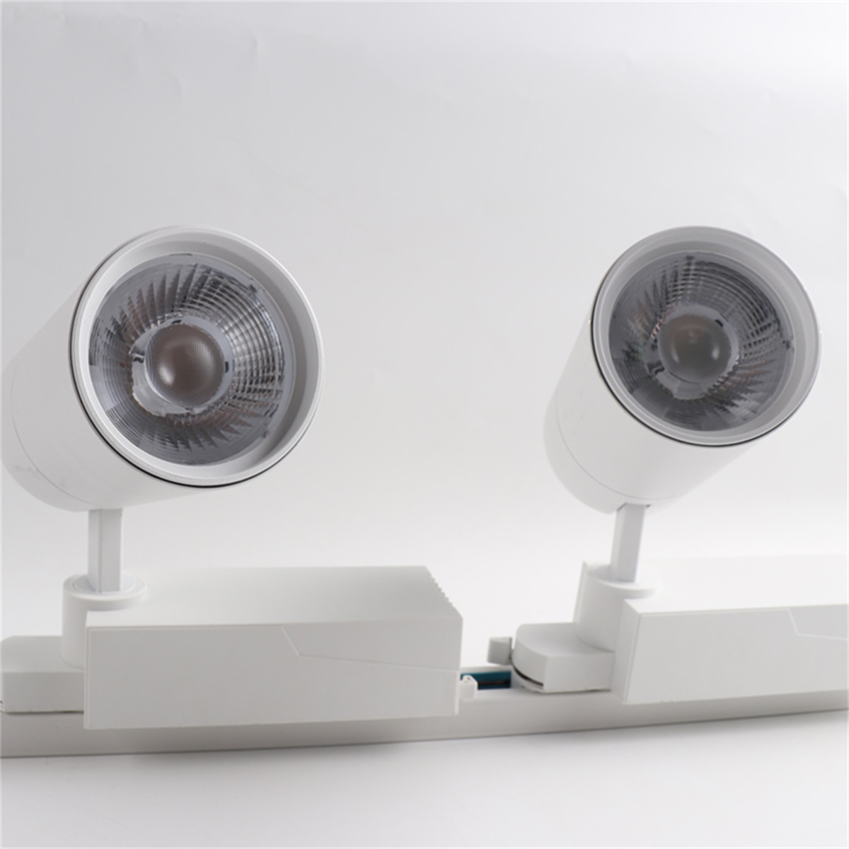How to Select the Perfect Track Light for Each Room?